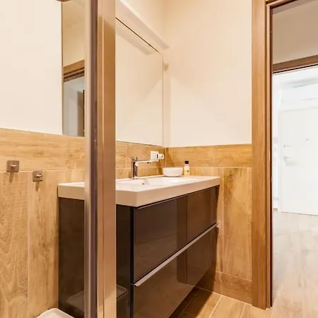 Lambrate Charming Vicino A Aeroporto Linate Metro4 E Ospedale San Raffaele Apartment *