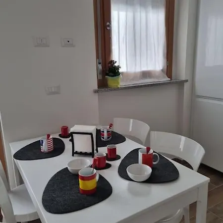 Apartment Lambrate Charming Vicino A Aeroporto Linate Metro4 E Ospedale San Raffaele