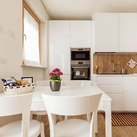 Lambrate Charming Vicino A Aeroporto Linate Metro4 E Ospedale San Raffaele Apartment *