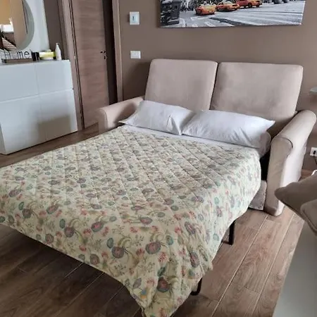 Apartment Lambrate Charming Vicino A Aeroporto Linate Metro4 E Ospedale San Raffaele *