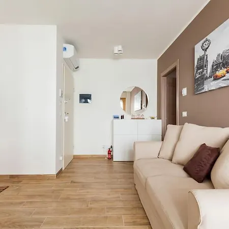 Apartment Lambrate Charming Vicino A Aeroporto Linate Metro4 E Ospedale San Raffaele
