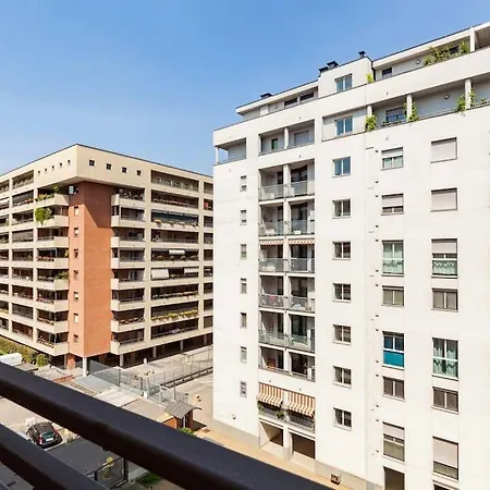 Lambrate Charming Vicino A Aeroporto Linate Metro4 E Ospedale San Raffaele Apartment